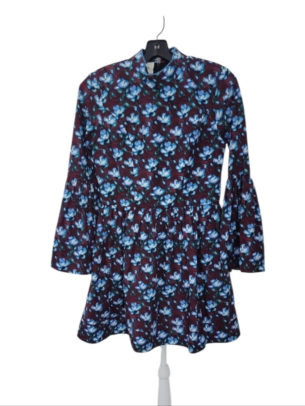 De Loreta Blue White Flowers Burgundy Background NWOT Size S